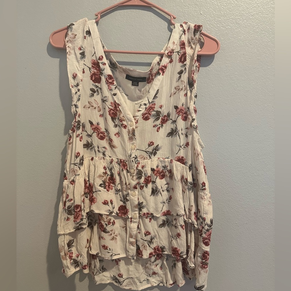 American Eagle sleeveless v neck blouse